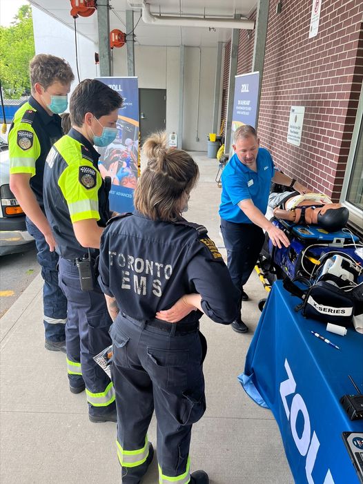 MedicalZoll's tweet photo. Our Heart Of A Hero Tour in Canada visited Toronto Paramedic Services last week for a great day of appreciation, conversation, and clinical education.
#HeartofaHeroTour #ZOLLResus #ZOLLEMS https://t.co/PLj5XIlzKe