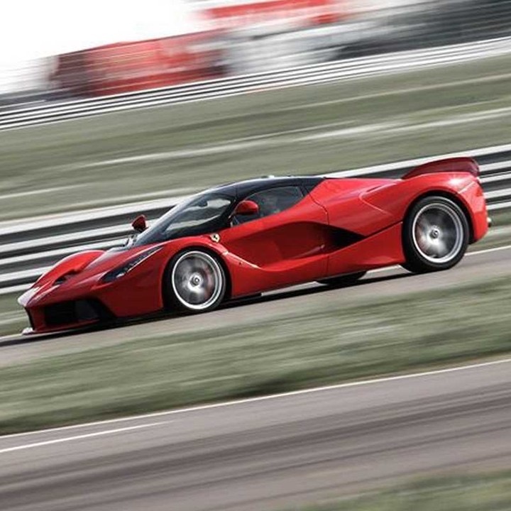 APEXdotONE's tweet image. 2013 LaFerrari test mule and final model⁠
⁠
#Ferrari#laferarri#supercar @forgotten_concepts