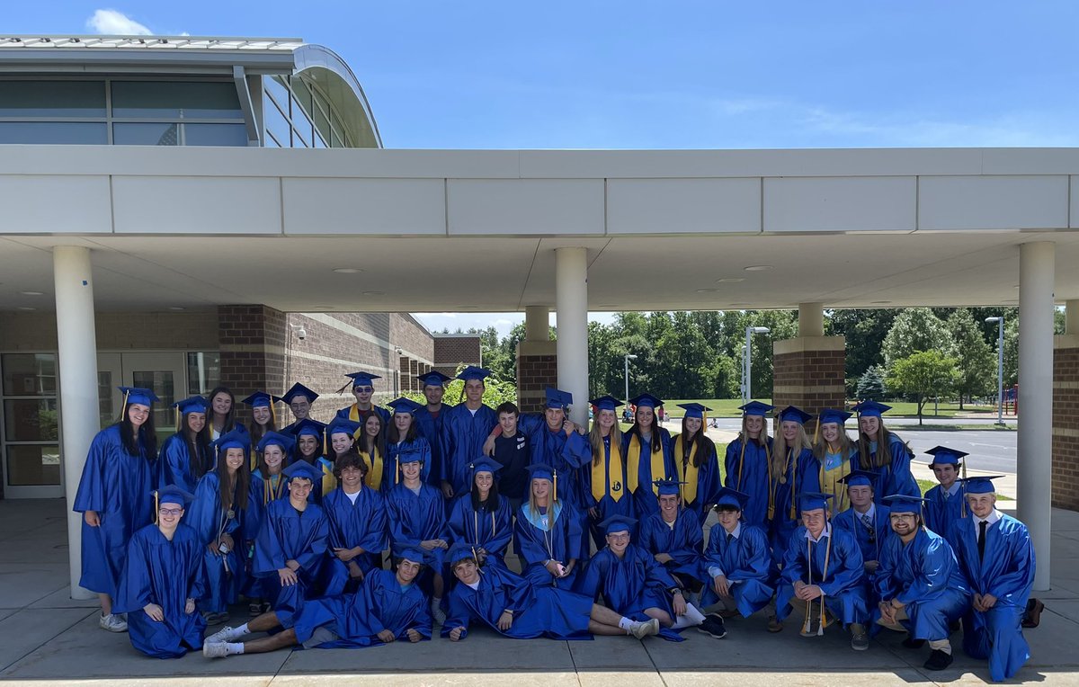 Congrats to all of our graduating Mustangs! #DASDPride #SMHorsePower