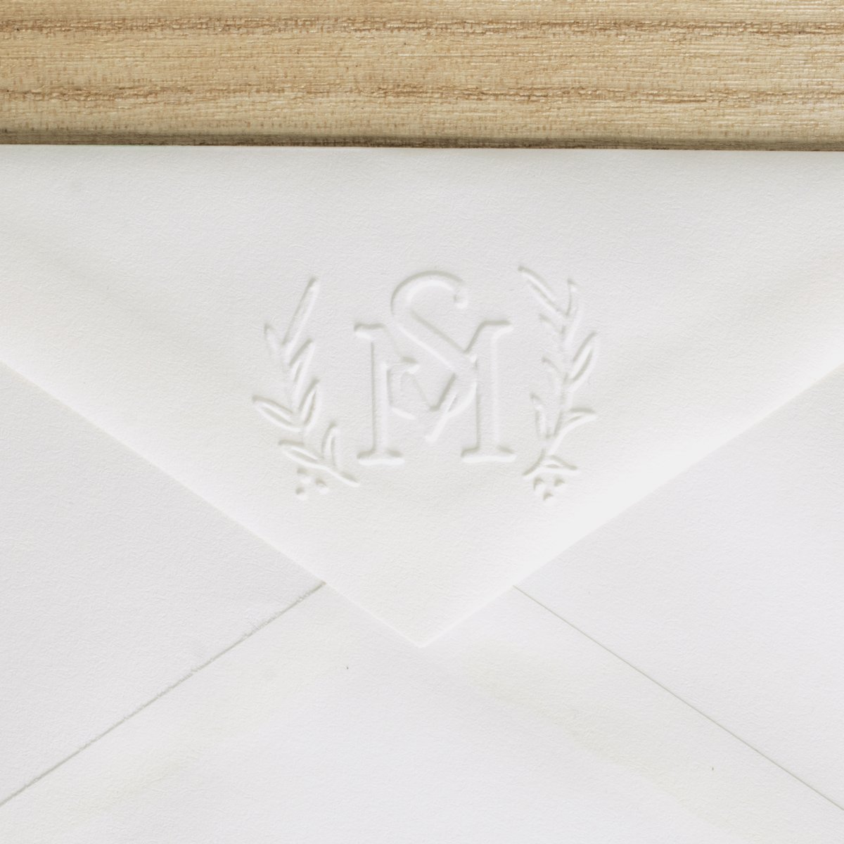 ExcelMarkBrand's tweet photo. Looking to raise your snail mail game? A monogram embosser is a great way to personalize and decorate your envelope!

The elevated look is sure to class up any letter!✉

#snailmail #embosser #embosslikeaboss #weddings #weddingmail #custom #personalized #customembosser https://t.co/UYrPgyQdmO