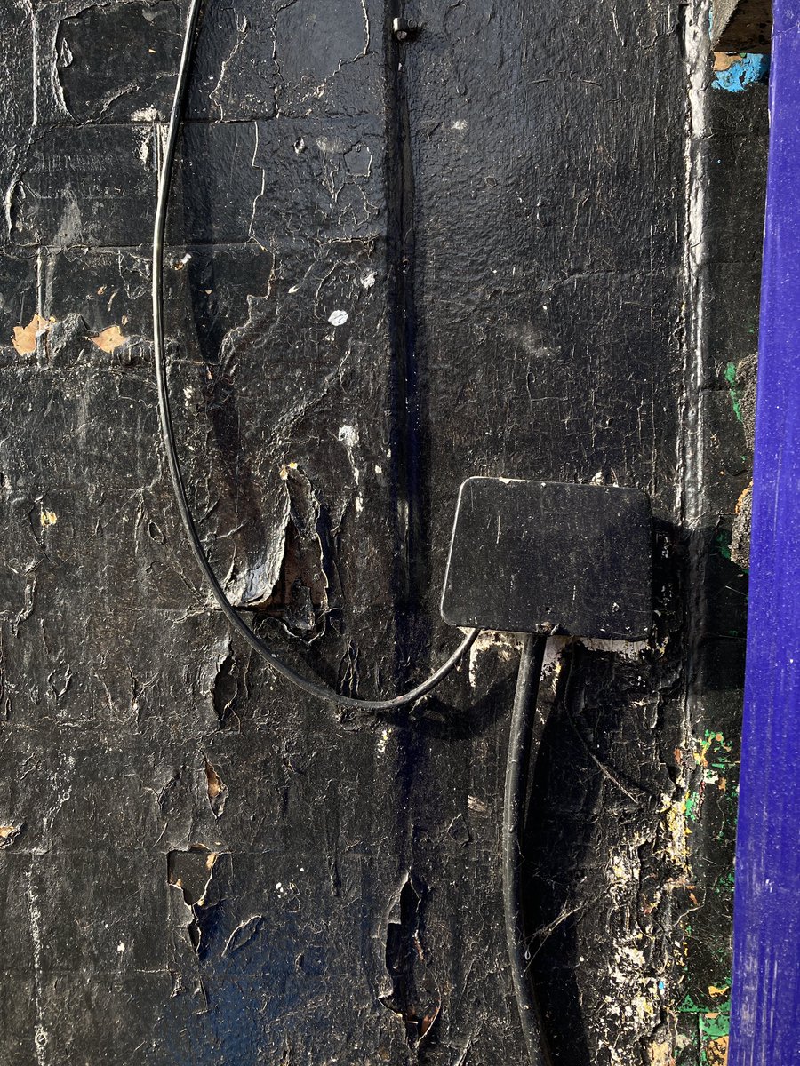 TheShanksPony's tweet photo. Walls of Woolwich - Plumstead Road, London SE18 https://t.co/ntfjctdaL1