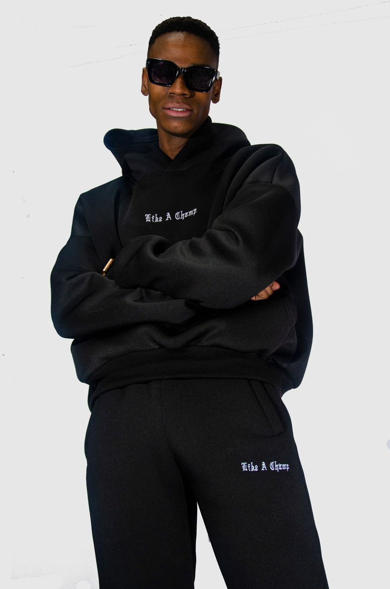 _LikeAChamp's tweet photo. 🥶❄️WINTER IS UPON US❄️🥶

Like A Champ 2022 A/W collection 

R600 scuba hoodie 
R550 scuba sweater
R350 scuba pants

R900 scuba hoodie combo
R850 scuba sweater combo https://t.co/tV47poly0R