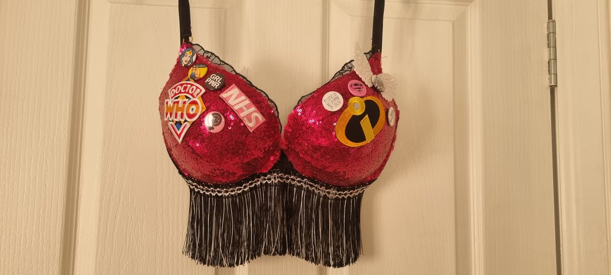cosmoqueen's tweet photo. @WalktheWalk I've gone for a feminist, disney, doctor who inspired look for my first #Edinbra https://t.co/m6mvSRPNL7