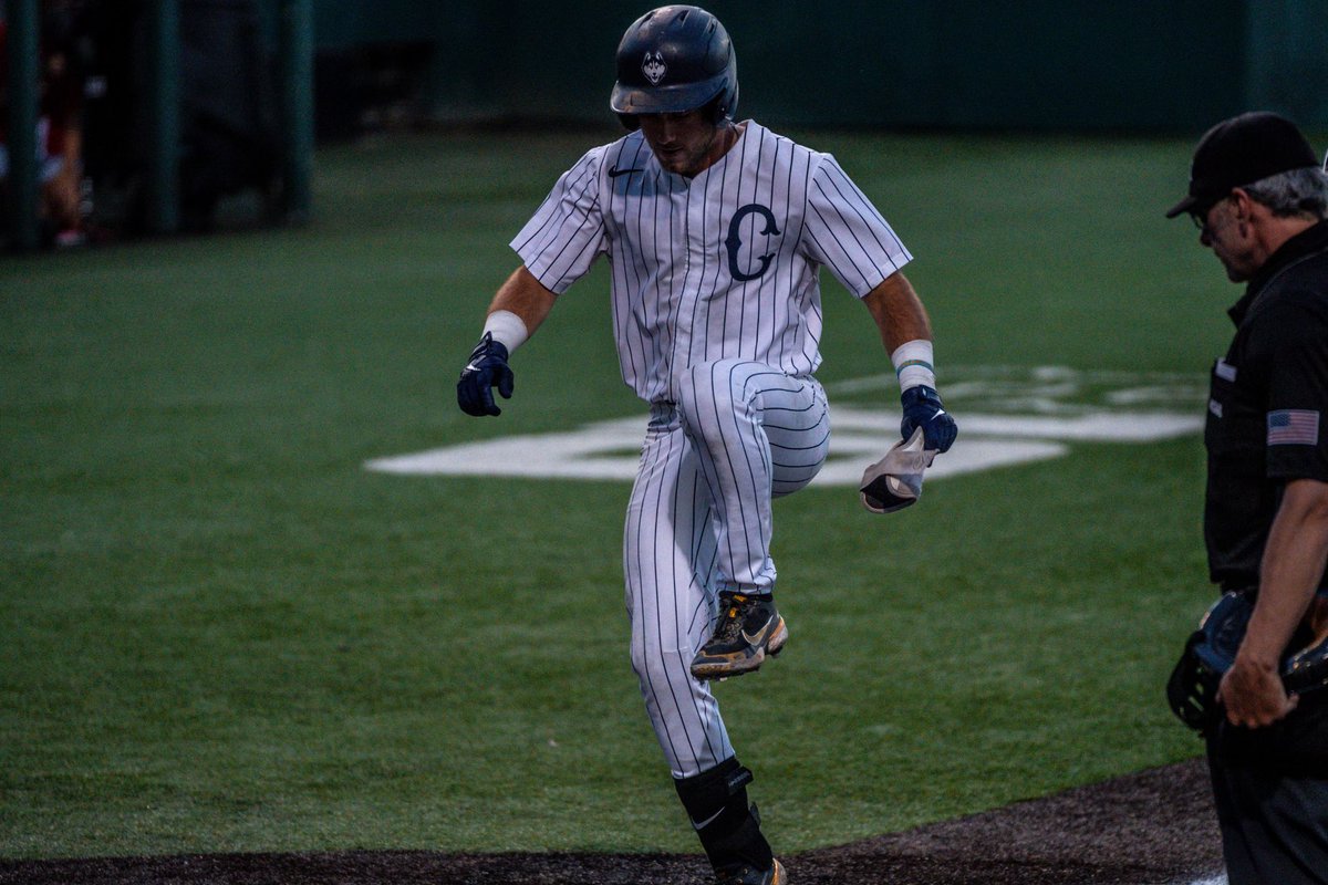 #NCAABaseball Photo of the Week ⚾️

1⃣ <a href="/TexasBaseball/">Texas Baseball</a> Fire Up the Crowd 🔥
2⃣ <a href="/AuburnBaseball/">Auburn Baseball</a> Mid-Air Celebration 🎉
3⃣ <a href="/ECUBaseball/">ECU Baseball</a> I Believe I Can Fly ✈️
4⃣ <a href="/UConnBSB/">UConn Baseball</a> Stomp Home 🏡