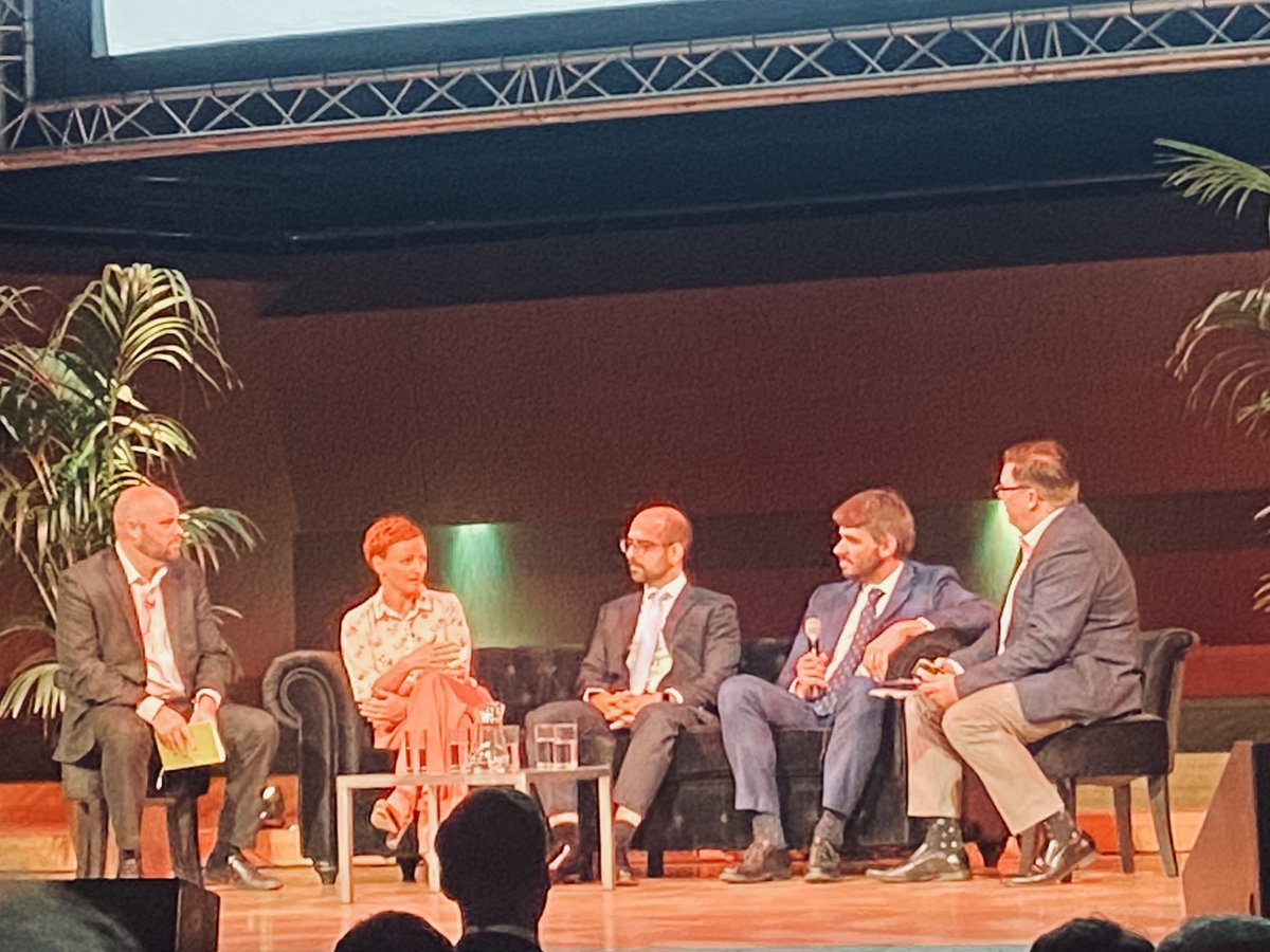 KayePriceWealth's tweet photo. Really enjoyed my time as a panellist today sharing how I talk to my clients about volatile markets @sjpwealth #investing #clients #conference https://t.co/njWp6Ymv0h