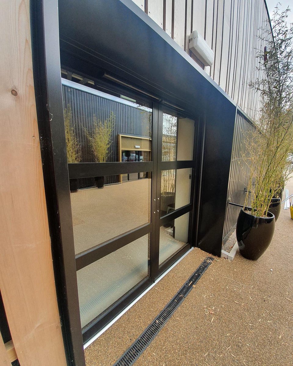 What a location to supply these fantastic black aluminium doors to!

Fitted by - Worcester Glazing
Location - Morgan Motor Experience

#supplyframesworcestershire #worcestershirehour