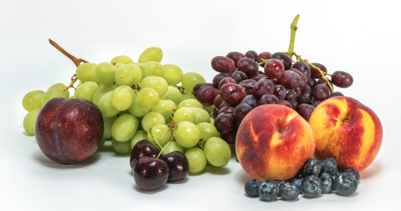NewsFDCcl's tweet photo. Ministro de Agricultura:“El rol del sector #frutícola exportador es clave para encauzar una #agricultura verde, #sustentable y diversa”🍇🍋🥝🫐🍎🍒🍑🍐https://t.co/GW1zz41EIJ  #frutas #Chile #Asoex #exportadoradefrutas #Simfruit #Asoex @FruitsfromChile @sagchile @MinagriCL https://t.co/jGmoGqxYFt