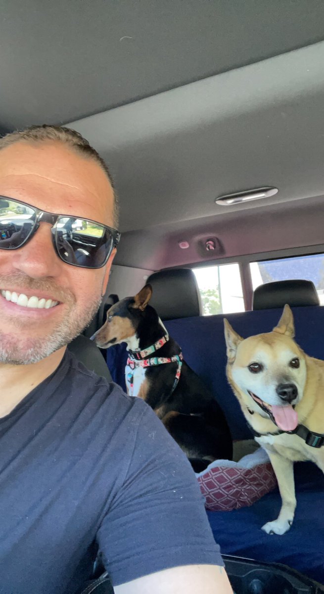 AndyDelivers's tweet image. Today is my birthday and I get to spend it with these two ❤️