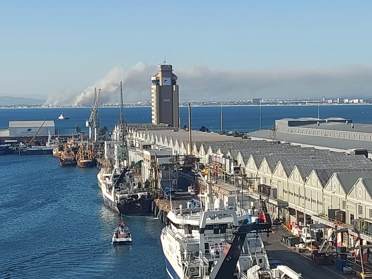 RKilpert's tweet image. #capetownfire