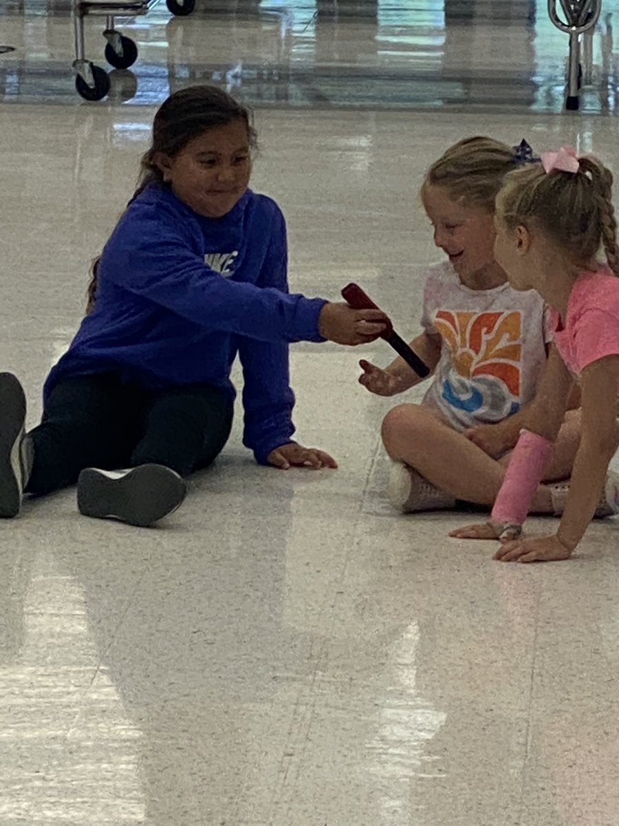awlsmo's tweet photo. Wellness Wednesdays at summer camp has Miss Jen teaching and modeling focus and mindfulness strategies. #smorelearning #summercamp https://t.co/tT5iRSdlkL