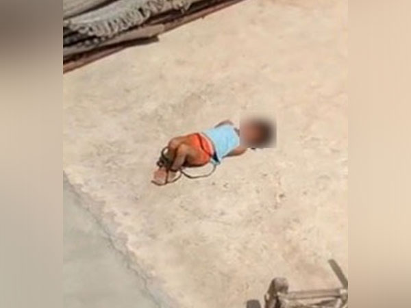 Delhi: 5-year-old left tied on rooftop under scorching sun for not doing homework; police initiate legal action

Read <a href="/ANI/">ANI</a> Story | aninews.in/news/national/…
#Delhi #Viral