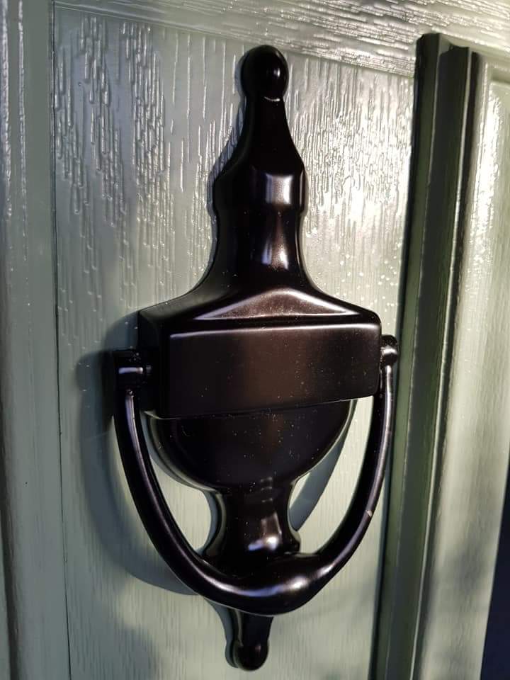 Xtremedoor1's tweet photo. Our doors wouldn't be the same without some great looking door furniture @IngeniousLocks @UAP_Limited #compositedoors #compositedoor #doors https://t.co/67tfgleBJn