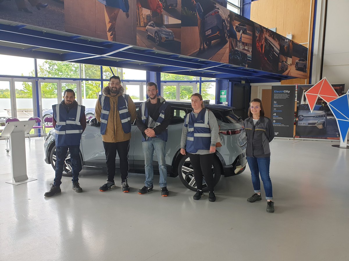 Julien de Pôle Emploi tweet media