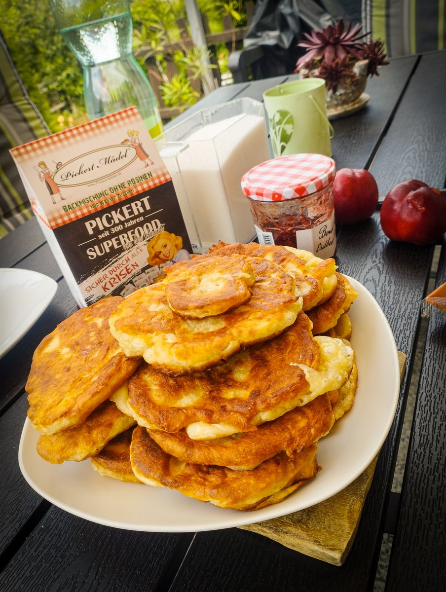 BecherZone's tweet photo. Mmhhhh, die sind lecker 😋🫓
#Pickert 👍🏻 #Lemgo https://t.co/8Yj59hCPWd