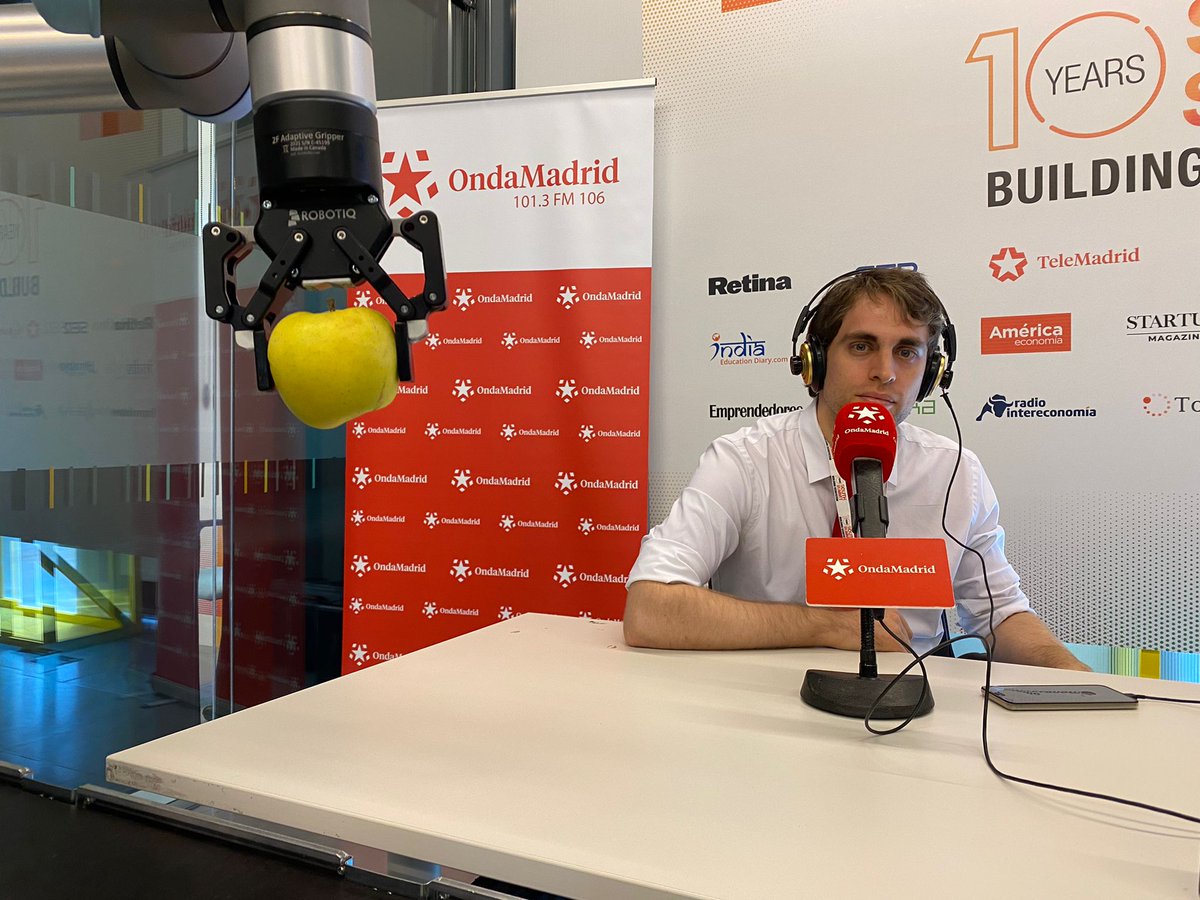 MadridTrabajaOM's tweet image. Si estás escuchando en directo @ondamadrid y a nuestro compañero @JaviCorvo y no has visualizado el robot...

Aquí está 👀

🔊 Rubén Miranda, CEO de @MiFoodRobot

101.3 y 106 FM
📻 telemadrid.es/emision-en-dir…