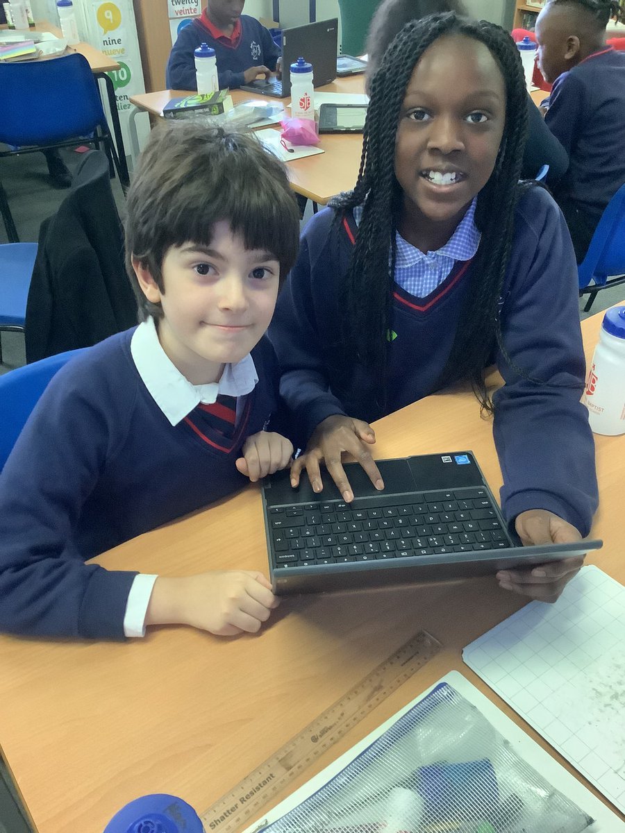 #Year5 Willow Tree Class have been using Sketchup Design to create some wonderful art galleries based off their research they did on other virtual art galleries. 🖼🎨