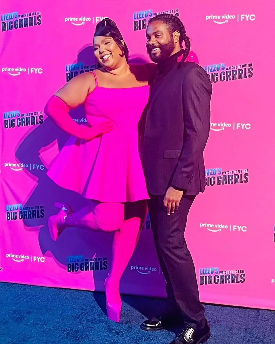 mefeater's tweet photo. Lizzo and her boyfriend Myke Wright look adorable as they make their red carpet debut 💕 https://t.co/NepmiW0eXF