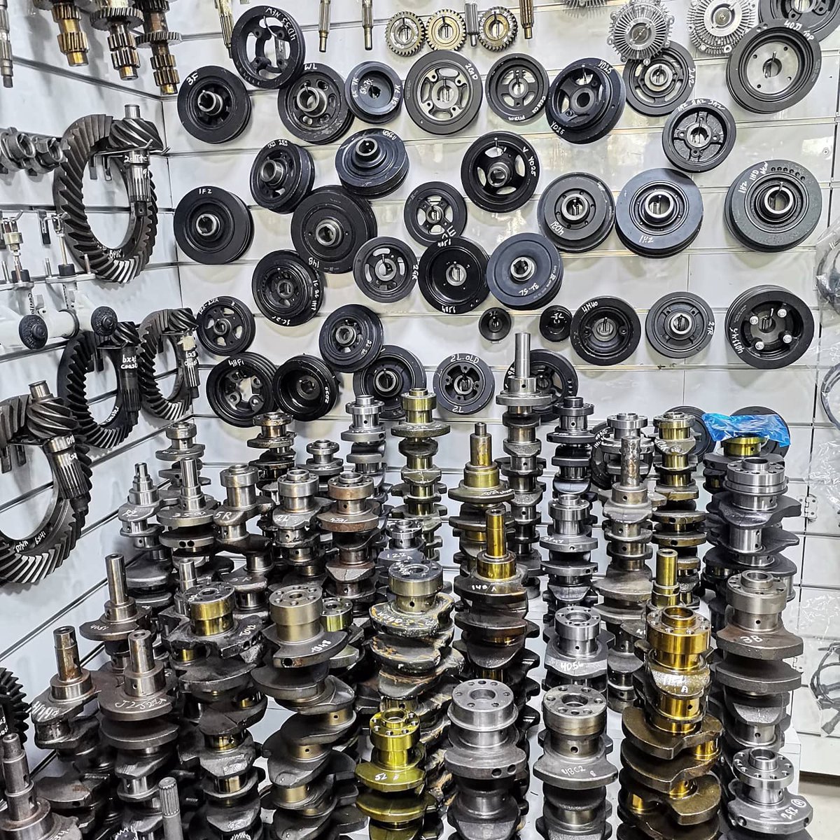 JapanSpare's tweet photo. CRANK SHAFT AND CRANK SHAFT PULLEYS AVAILABLS SUPER DK JAPAN BRAND https://t.co/ii3mIfBl0e