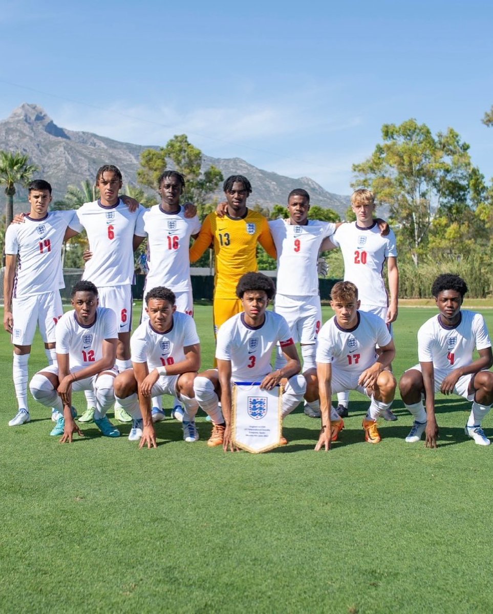 officialdarrylO's tweet image. Good week away in marbella,can’t wait for the new season🦁! #ENG17