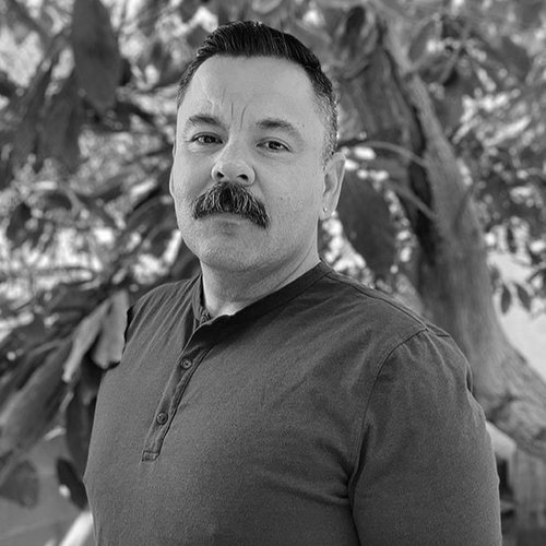 "We know our fathers were ordered to tame
that land and grass, Hermano. Everywhere the hands and blades 
and bricks of ghosts, and I want to be real—" 
from Gustavo Hernandez's "Cienega" in Issue IX. #poetry #poets brackenmagazine.com/issue-ix/ciene… <a href="/GloomyGlus/">Gustavo Hernandez</a>