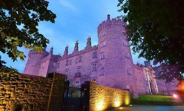 kkcastleOPW's tweet photo. We are lighting up purple on Tuesday 7 June & Wednesday 8 June to support #CSFLeakWeek
A CSF leak is a debilitating neurological condition caused by the loss of the fluid which surrounds, cushions and cleanses the brain and spine, resulting in crippling pain
#LeakWeek #csfleak https://t.co/bZiQijQyL8