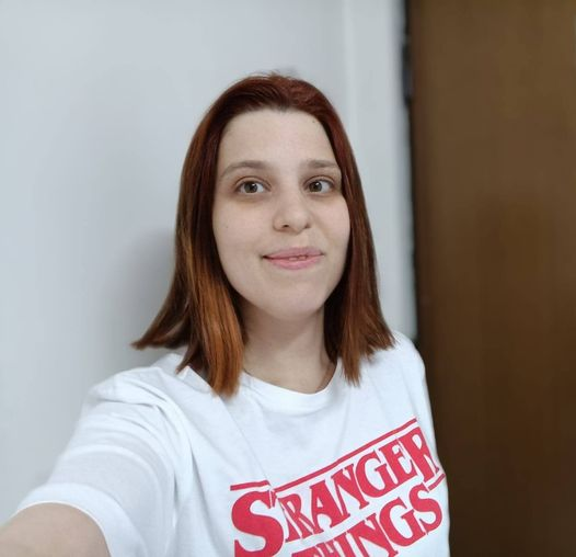 Sara2211___'s tweet photo. Non vado mai in giro per i vestiti, se lo faccio è perché sicuramente c'entrano le serie tv come in questo caso 😂
#me #photo #selﬁe #picoftheday #summer #summervibes @Stranger_Things  #strangerthingstshirt #waitingforjuly 😂 #wednesdaymood #wednesdayvibes #ilovestrangerthings❤️ https://t.co/ZHZPZLcrY4