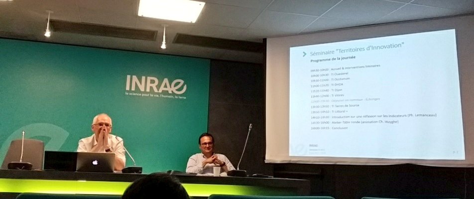 Réunion de partage d'expérience entre Territoires d'Innovation aujourd'hui à <a href="/INRAE_France/">INRAE</a> On y parle #indicateurs #création_valeur #engagement #éthique #bienscommuns. Les #TI pour changer les postures. Pratiquer la #recherche autrement #DHDA <a href="/mruillet/">Mathieu RUILLET</a> <a href="/PascaleKlett/">Pascale Frey-Klett</a> <a href="/NicoBilot/">Nicolas Bilot 🌳🦌🚜🚵🏻🌲</a>