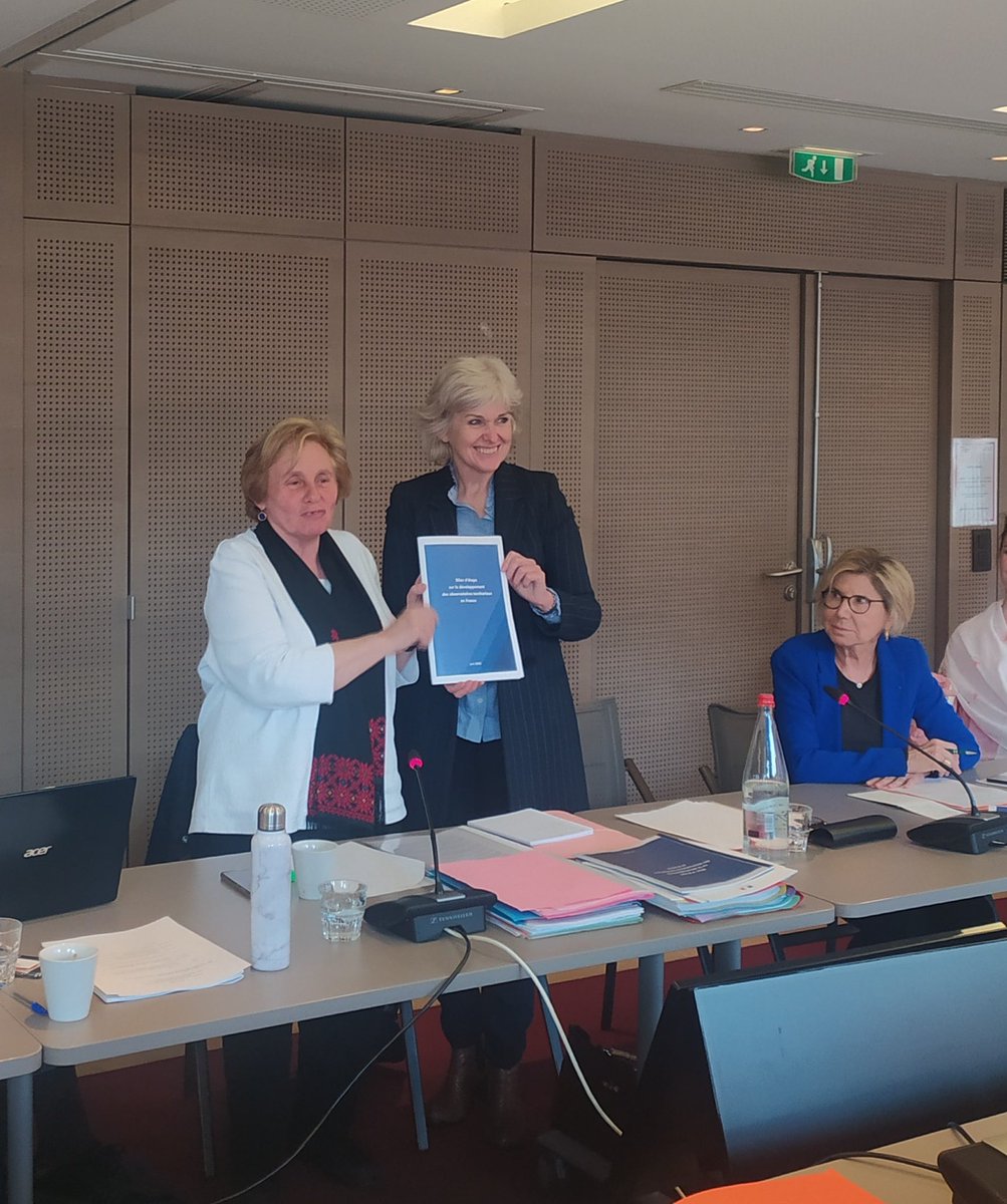 Un grand merci à <a href="/RomeIsabelle/">Isabelle Rome</a>, ministre de l’#ÉgalitéFH, d’avoir introduit la rencontre des observatoires territoriaux des violences faites aux femmes.

Merci à Ernestine Ronai pour son engagement à développer ces observatoires, avec le soutien de la #MIPROF