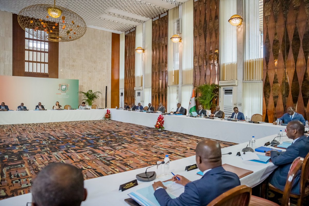Presidenceci tweet media