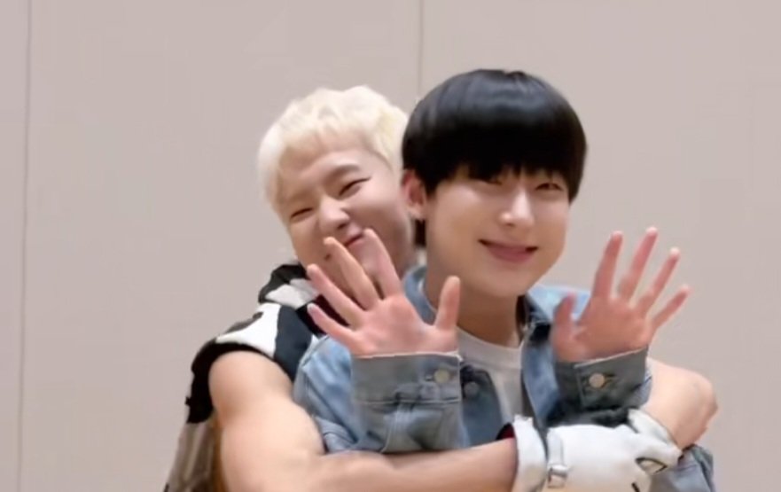 _TEAMSVT's tweet image. does it ever                        just how fast
drive you                            the night
crazy                                   changes