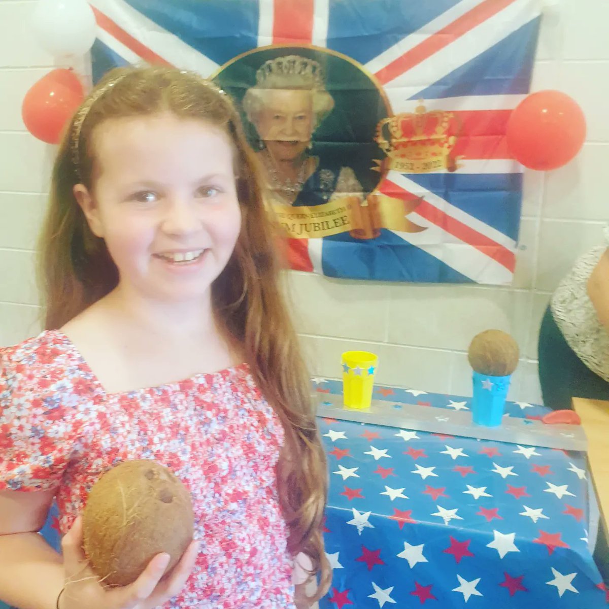 alied13's tweet photo. JUBLIEE FUN AT SCHOOL.....

Lovely Afternoon at Darceys school @StMariesKirkby for some jubilee fun, and we won a coconut 🥥 😋 https://t.co/5HoCGqyX6h
