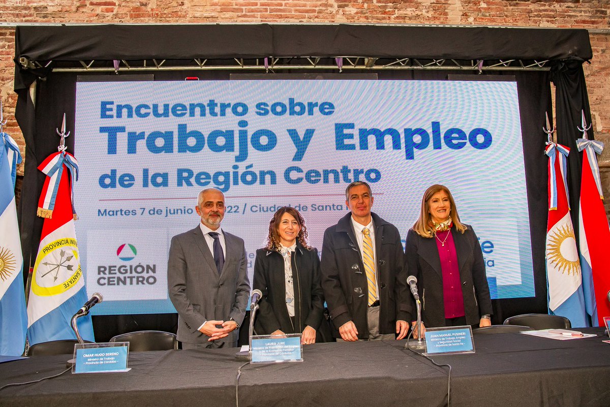 ✅Se realizó el Encuentro sobre Trabajo y Empleo de la Región Centro 

➡️Autoridades de Santa Fe, Córdoba y Entre Ríos se reunieron para articular políticas y profundizar la cooperación entre los equipos de gestión a través de la firma de un convenio.

🔗 bit.ly/3zptUWI