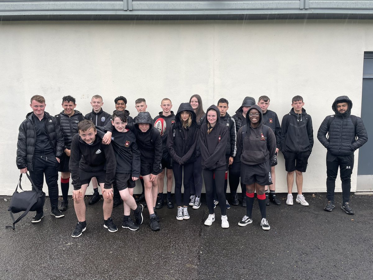 StPaulsPhysEd's tweet image. Thank you to @St_Angelas_Pri @StBernardsPS @vincents_st @stmarnockspri for coming along to our @CashBackScot School of Rugby tournament! Well done to our senior pupils who did an excellent job coaching 👏🏼 bursting with pride watching them all! #EveryonesGame #Confidence