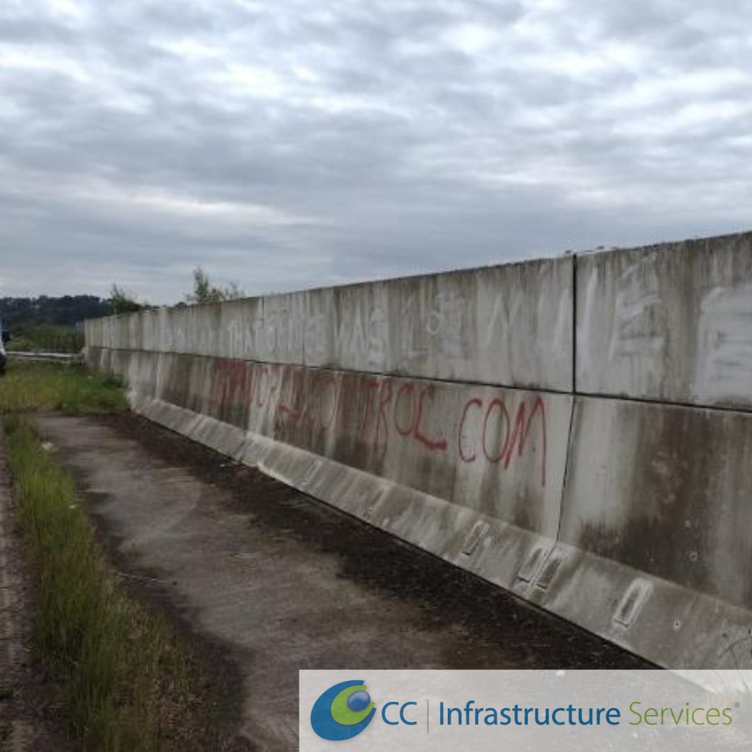CCInfraServices's tweet photo. Working on behalf of Central Bedfordshire Council our trained team have transformed Rly Bridge, Southern Campus subway &amp; Lowther Road subway. The teams deep cleaned the bridge parapets &amp; subways before applying an anti-graffiti paint system: https://t.co/6YdN68bV6s https://t.co/Ubb5OTdOfY