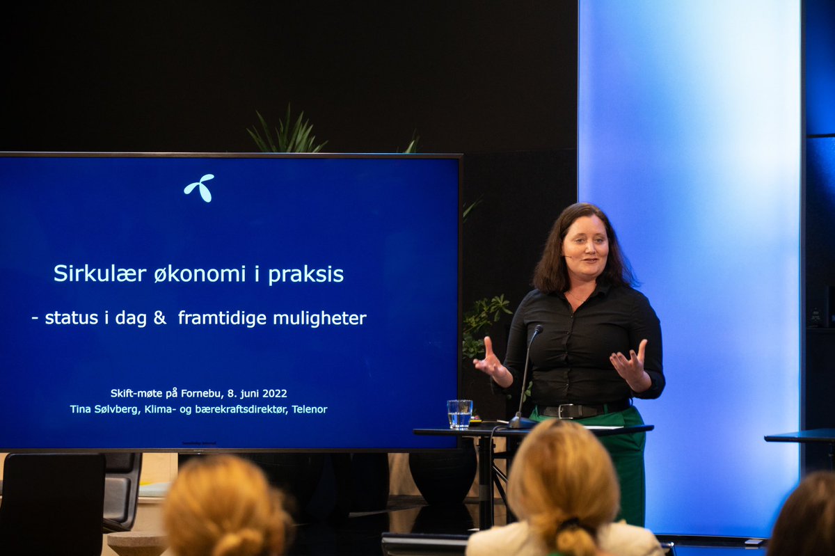 Inspirerende å se hvordan Telenor har tatt i bruk blant annet resirkulerte materialer og gjenbruk av møbler i sitt bygg på Svalbard!♻️ Tusen takk til @TinaSolvberg og @TelenorGroup for dagens strateg- og kommunikasjonsmøte på Fornebu