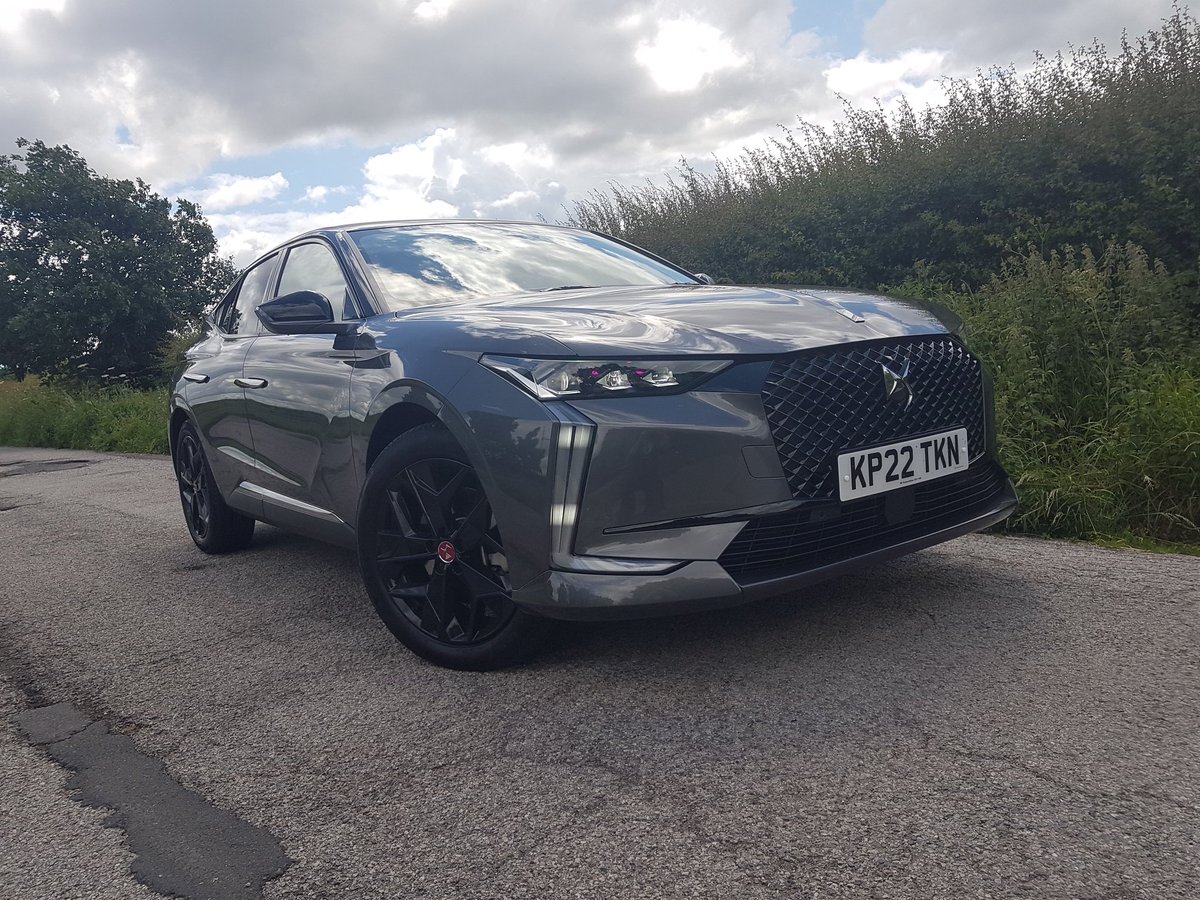 MttRbnsn's tweet photo. In on test for a week is this @DS_Official #DS4 #ETense 225 #PHEV #PerformanceLine+, from £39,600 in this spec.
Price is chunky but the interior is superb, have to say. So is the ride comfort. And the sumptuous squidginess of the seats. 👌👍 https://t.co/Pi0PlKJeBE