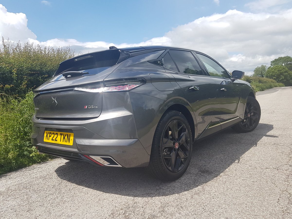 MttRbnsn's tweet photo. In on test for a week is this @DS_Official #DS4 #ETense 225 #PHEV #PerformanceLine+, from £39,600 in this spec.
Price is chunky but the interior is superb, have to say. So is the ride comfort. And the sumptuous squidginess of the seats. 👌👍 https://t.co/Pi0PlKJeBE