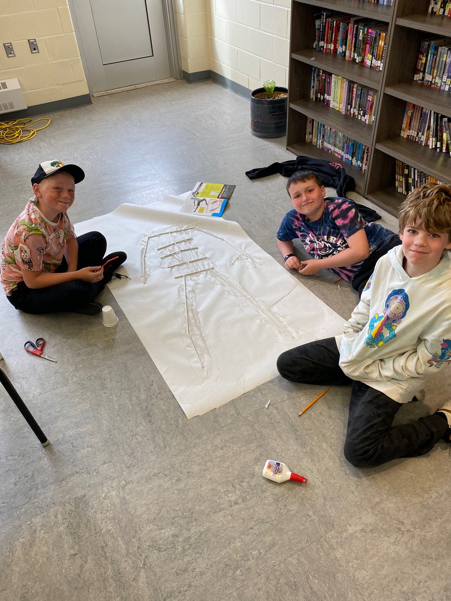 MsValDavis1's tweet photo. Class 5G using miscellaneous art supplies to make the different body systems  🧠🦴🫀 can you guess what systems these students are creating? @JuniperRidgeNL https://t.co/SZcE4gr254