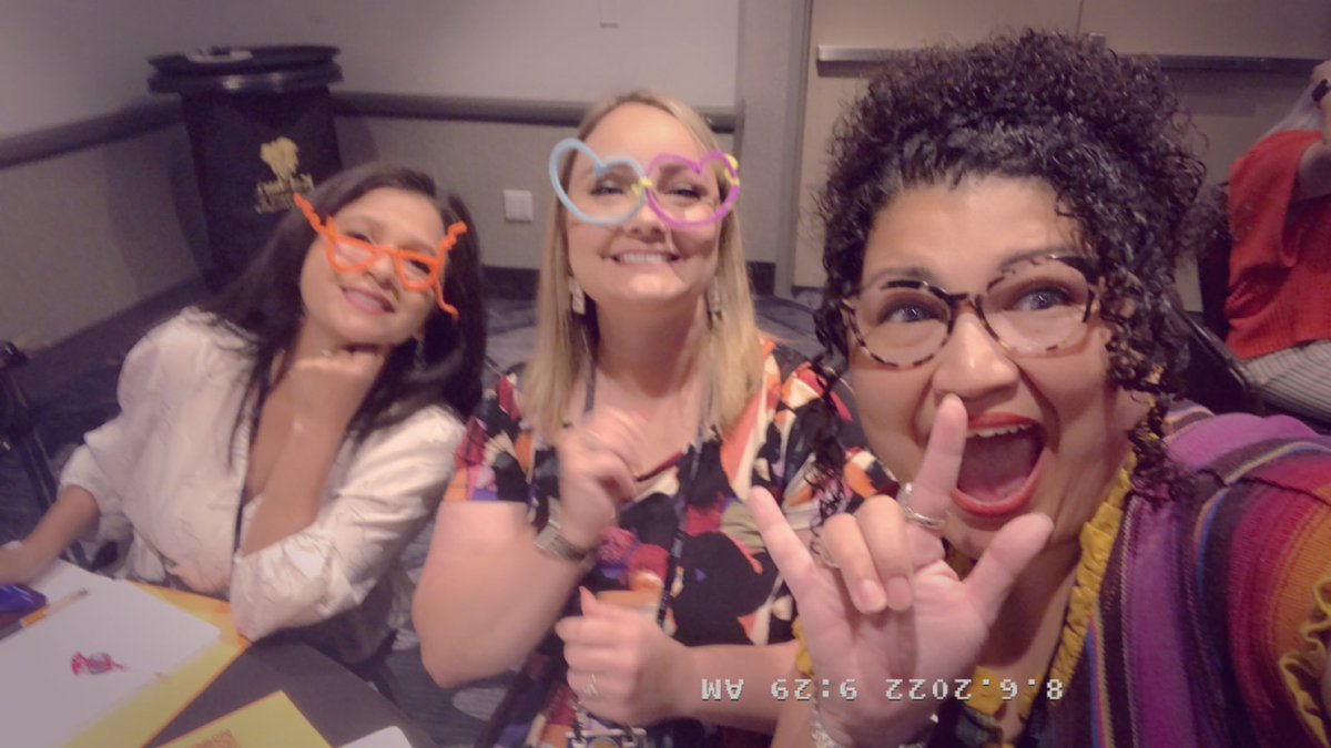annette_mia's tweet photo. Love us some Spec-Tacular @pinkpatterson !!!! #principalrockstars @TEPSAtalk  #WeLeadTX https://t.co/3xkyl8VQn3