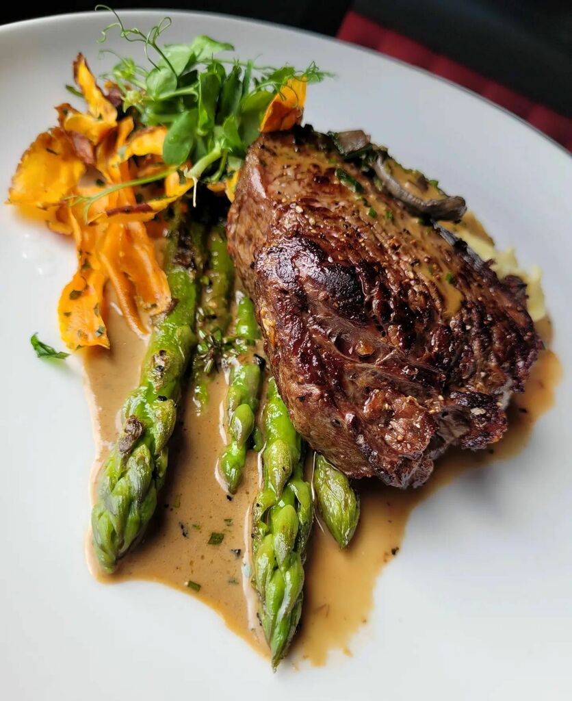 Tonight's Special...

10oz Rump Fillet, served with Pomme Puree, Roasted Asparagus and a Button Mushroom Cream Sauce

30% Off All Food &amp; Drinks 7 days a week

Book your table now through the ResDiary Link below
ift.tt/6Juh7fp