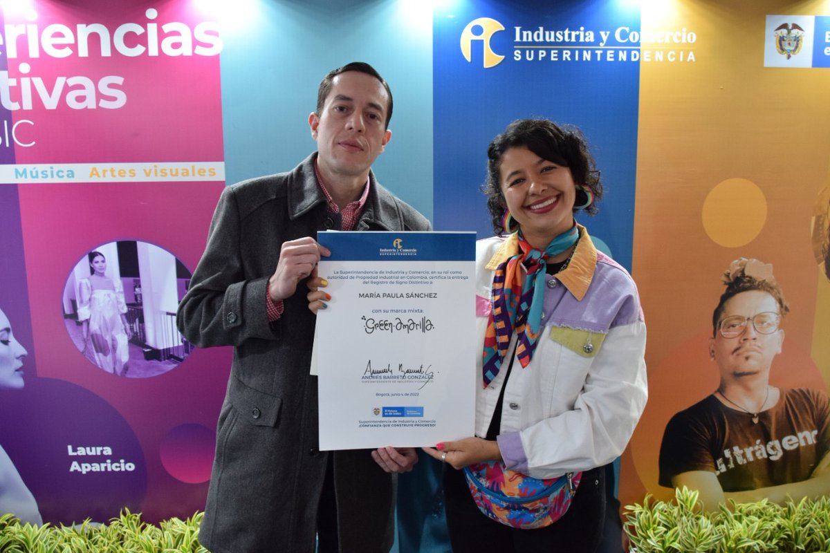 sicsuper's tweet photo. "Durante los Premios Mario Hernández la #SIC concedió marcas a jóvenes como @GreenAmarilla o @Yurikamdc, convirtiéndolos en embajadores de la Propiedad Industrial y en testimonio del talento nacional" superintendente @andresbarretog en @Portafolioco➡️ https://t.co/aKrsb8bqXM https://t.co/2Yo43tTvXP