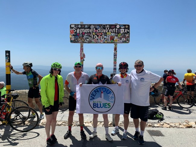 In the latest blogs, Hamish describes the second of his three climbs up Mont Ventoux. To read about it click the link and read through to blog 33! 🚴‍♀️
outoftheblues.org/news/the-road-…
#Ventoux #cycling