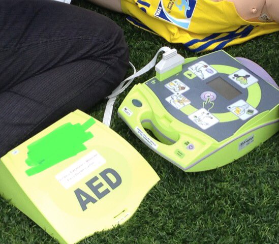 SportfisioSwiss's tweet photo. ❤️ post #isoK22 ⚽️@ProfJiriDvorak ❗️#CPR #AED ❗️refresher course @SchulthessNews ⚠️ @footballmed @BJSM_BMJ https://t.co/NFtR7vTjfG