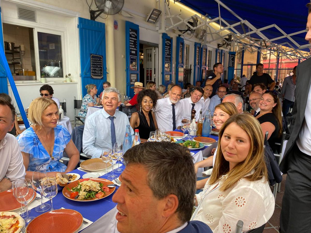 Renaiss_Antibes's tweet photo. Ce jour à Nice Repas Républicain d'Edouard Philippe et de Christian Estrosi en compagnie d'Eric Mele et de tous les candidats Majorité Présidentielle des Alpes-Maritimes https://t.co/pTS8TiWBMq
