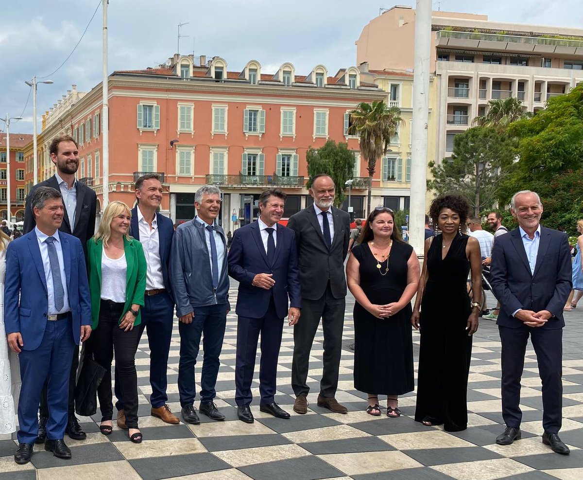 Renaiss_Antibes's tweet photo. Ce jour à Nice Repas Républicain d'Edouard Philippe et de Christian Estrosi en compagnie d'Eric Mele et de tous les candidats Majorité Présidentielle des Alpes-Maritimes https://t.co/pTS8TiWBMq