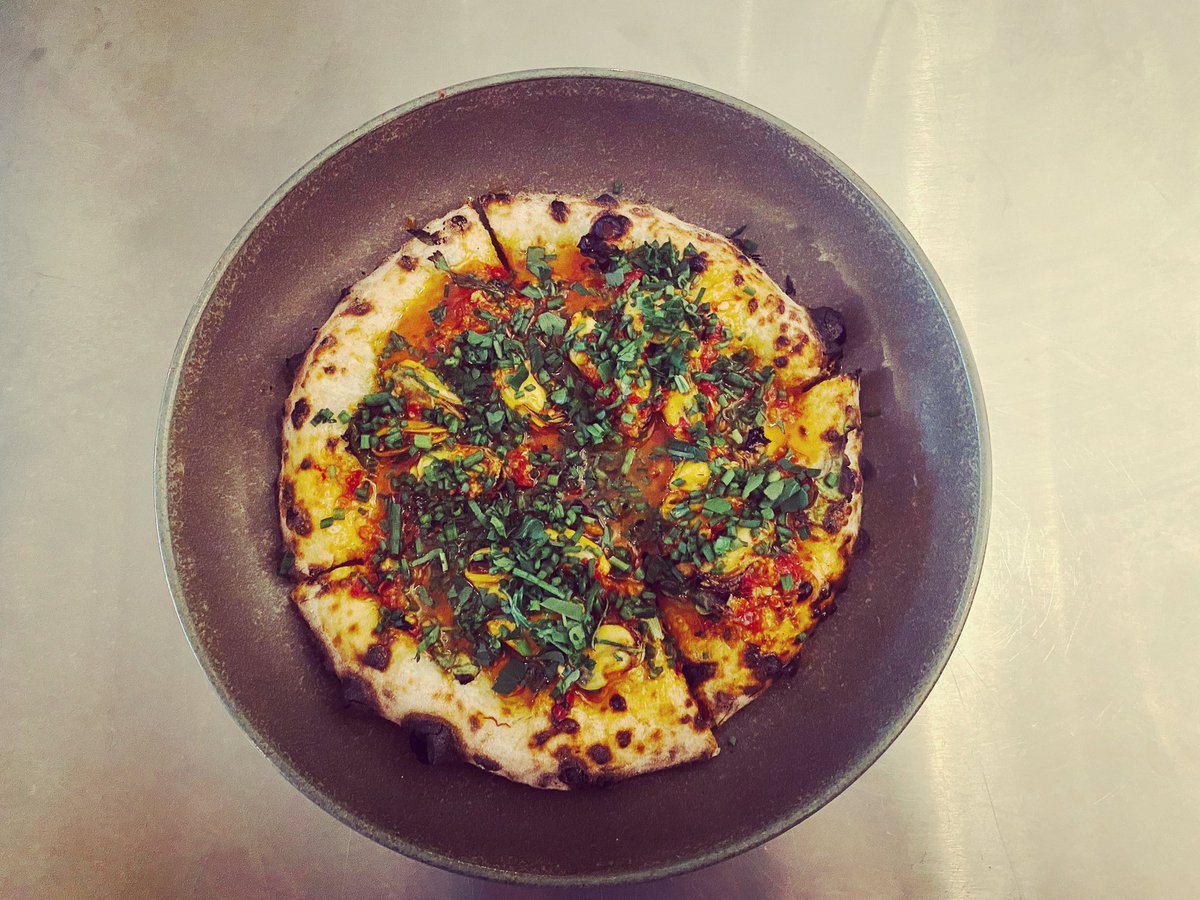 littleforestdub's tweet photo. It’s no secret that we love a good bread but we especially love this one, garlic, mussels &amp; Nduja 🌱 https://t.co/RFiEdmucZA