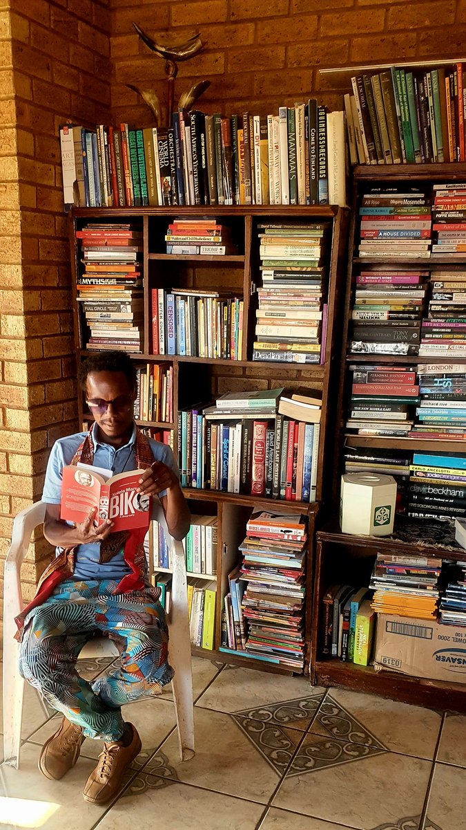 Charlieto0O's tweet photo. Soweto Book Café 📚🖤
#booksman🚴🏿♂️ https://t.co/e8Kl9dFxl6