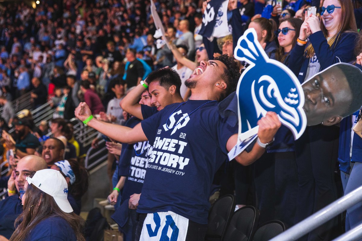 SPUAthletics's tweet image. A quick reminder that Peacock Nation is the best...carry on. 🦚💙

#StrutUp🦚