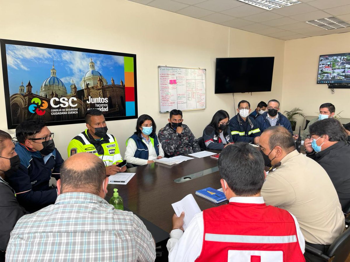 Reunión en el <a href="/CSC_CUENCA/">Consejo de Seguridad Ciudadana de Cuenca</a>  esta mañana, para la coordinación de autorización de eventos públicos en la ciudad. Las instituciones de la corporación municipal trabajan de manera coordinada por el orden y la seguridad de Cuenca.

#cuencaesahora 

<a href="/pedropalaciosu/">Pedro Palacios U.</a> 
<a href="/MunicipioCuenca/">Municipio Cuenca</a>