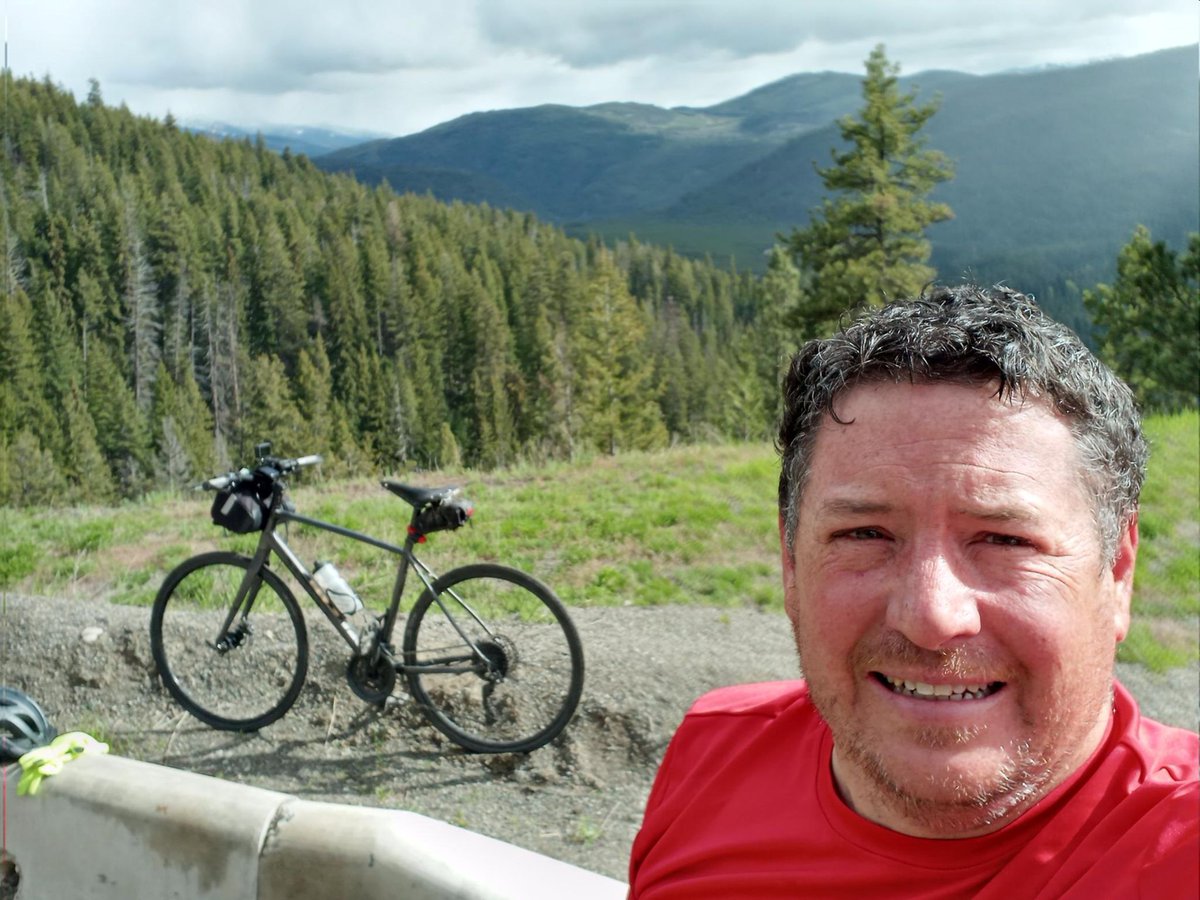 Ride4ARVC's tweet photo. Adam is unstoppable! On days 8-10 of the #Ride4ARVC he averaged 45 miles and 2,174 feet of elevation PER DAY😱🚴‍♂️ He's currently en route to @cityofkelowna from @cityofpenticton, where he'll take a well earned rest day.

#cyclingbc #arvc #arvd https://t.co/jwzXJFV8TM